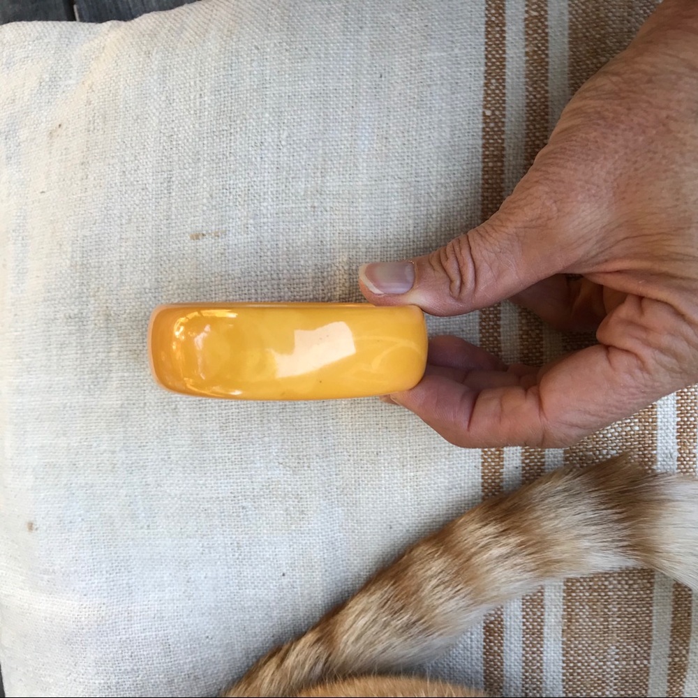 Authentic Bakelite Marbled Yellow Bangle - image 3